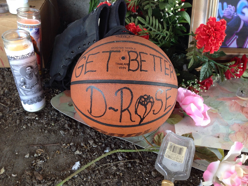 Illustration for article titled Chicago Artist's Shrine To Derrick Rose Is The Saddest